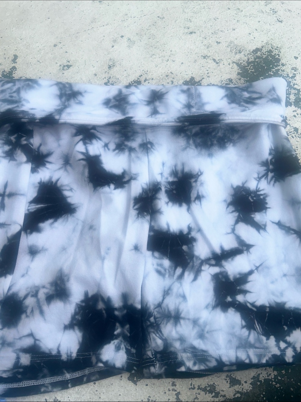PINK Victoria's Secret Black & White Yoga Leggings